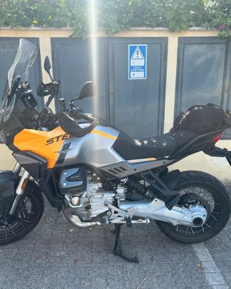 Moto Guzzi Stelvio V100