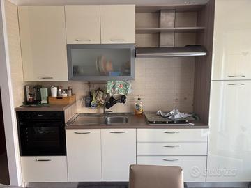 Cucina completa e camera da letto completa
