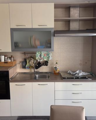 Cucina completa e camera da letto completa