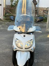 Yamaha xenter 125 x ver prezz