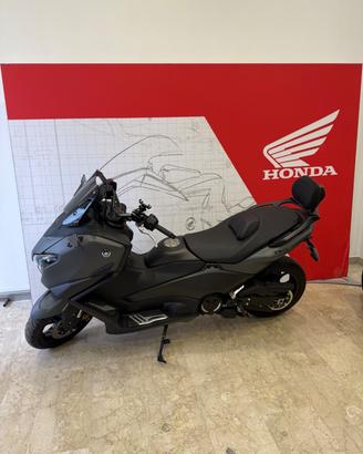 Yamaha TMAX 560
