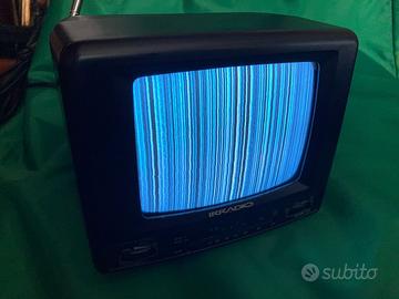 IRRADIO: PICCOLO TV PORTATILE- XTB-507 ANNI 80 B/N
