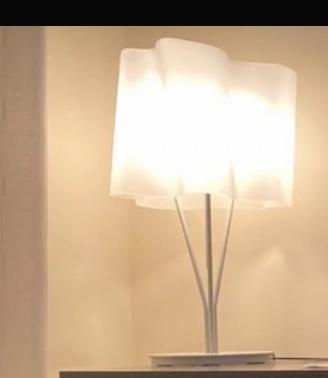 Lampada da tavolo Artemide