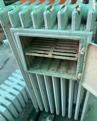 Caloriferi-radiatori con scaldavivande vintage