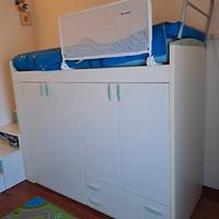 Letto a soppalco con armadio 