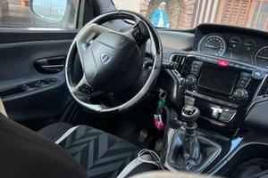 Lancia Ypsilon elefantino