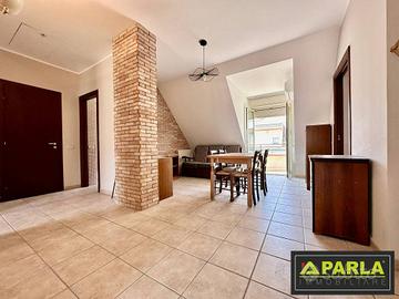 Attico / Mansarda di 70 m² con 4 locali a Canicatt