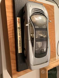 Modellino jaguar xj 220 1992
