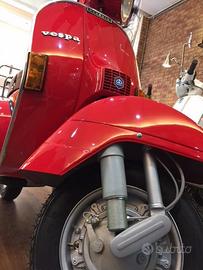Vespa PX 200 I serie. Veicolo in fase di restauro,