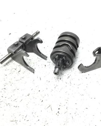 HM CRM DERAPAGE 50 DESMO DESMODROMICO E FORCHETTE 