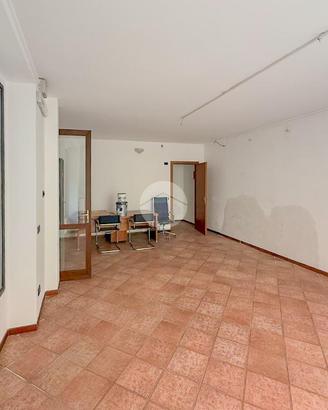 NEGOZIO A TREVIGLIO