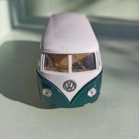 Volkswagen Bus 1962 Modellino Vintage Love & Peace