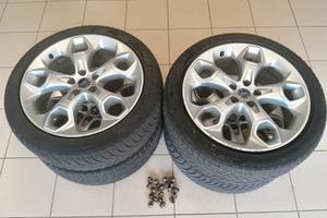 Cerchi in lega Ford kuga da 19 con gomme m+s
