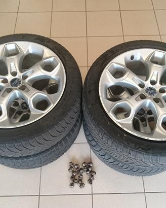 Cerchi in lega Ford kuga da 19 con gomme m+s