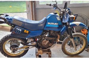 Suzuki DR 600