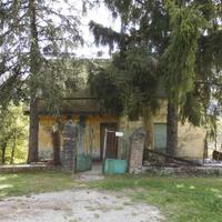 Rustico in sassi da ristrutturare a Bore