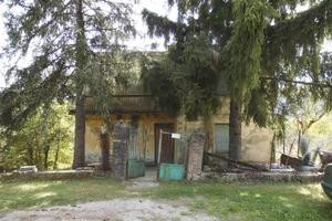 Rustico in sassi da ristrutturare a Bore