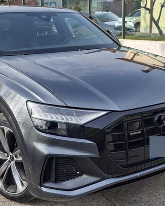 Audi Q8 50 TDI sport full