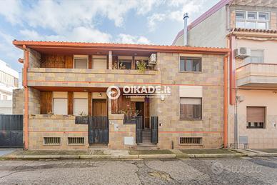 Indipendente con cortile e garage Quartu S.E