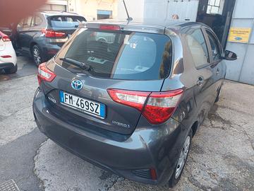 TOYOTA YARIS IBRID BENZINA