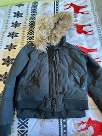 Giacca invernale con cappuccio di pelo