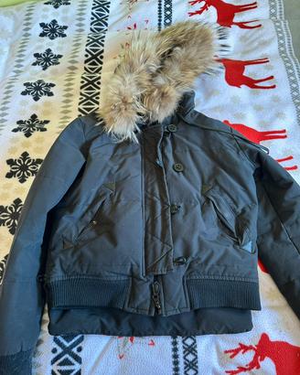 Giacca invernale con cappuccio di pelo