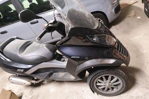 piaggio mp3 250