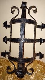 lamada applique da parete in ferro battuto. 