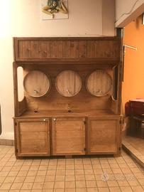 Credenza con Impianto erogazione vino