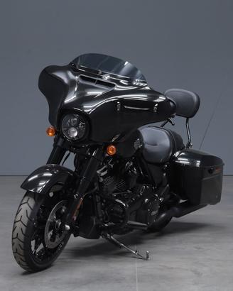 HARLEY DAVIDSON Street Glide 114 1868