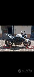 Suzuki GSR 750