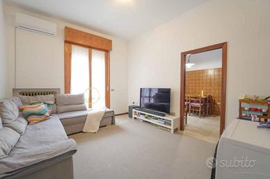 Appartamento di 75 m² con 4 locali e posto auto a 