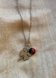Collana portafortuna quadrifoglio coccinella