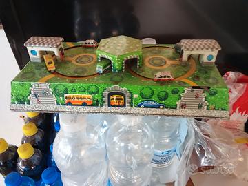 giochino di latta nuovo