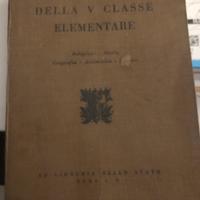 Libro v classe elementare con marca bollo lomardia