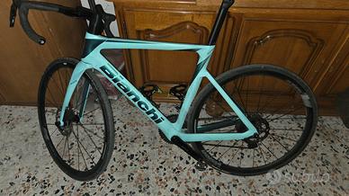 BIANCHI OLTRE RACE 105 SHIMANO  Taglia L (53)