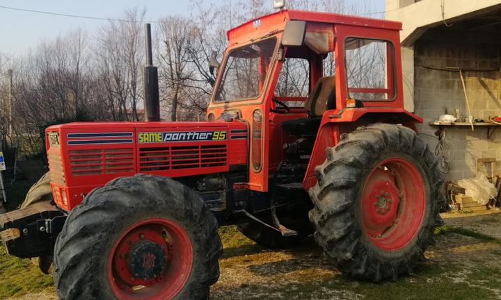 Trattore , gru forestale