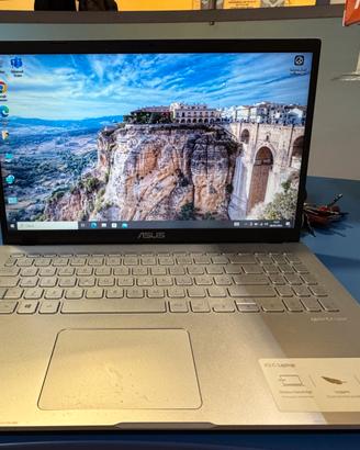 Notebook Asus 15.6”