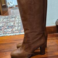 stivali in pelle al ginocchio