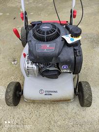 tagliaerba a scoppio 4T con TRAZIONE