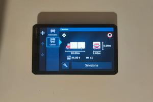 Navigatore Garmin LGV7000