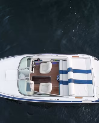 Motoscafo Sea Ray con idoneità al noleggio