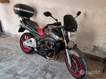 Suzuki gsr 600 yoshimura