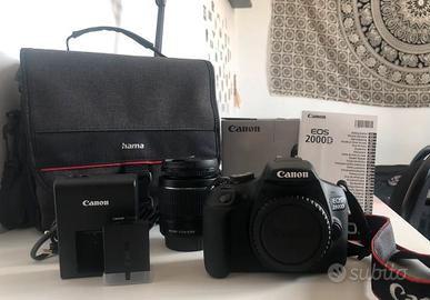Canon EOS 2000D + obbiettivo 18-55 mm + accessori