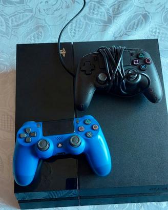 PS4 + 2 giochi e 2 Controller