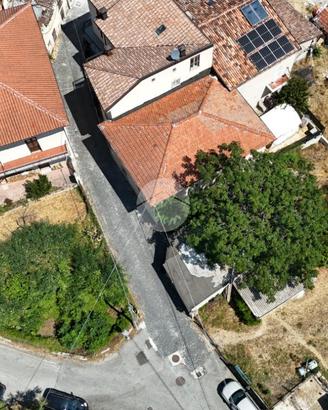 4 LOCALI A OCRE