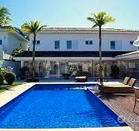 Nuove piscine scavi per costruire Pescheria attorn