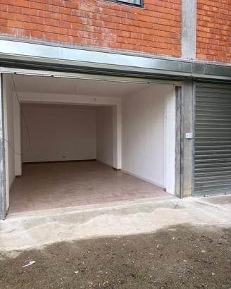 Locale,garage,magazzini box auto