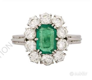Anello oro 18k con diamanti e smeraldo naturale