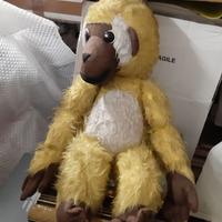 Grande scimmia vintage in peluche.